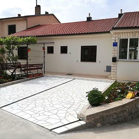 Apartment And Rooms Markovic Senj  Bagian luar foto